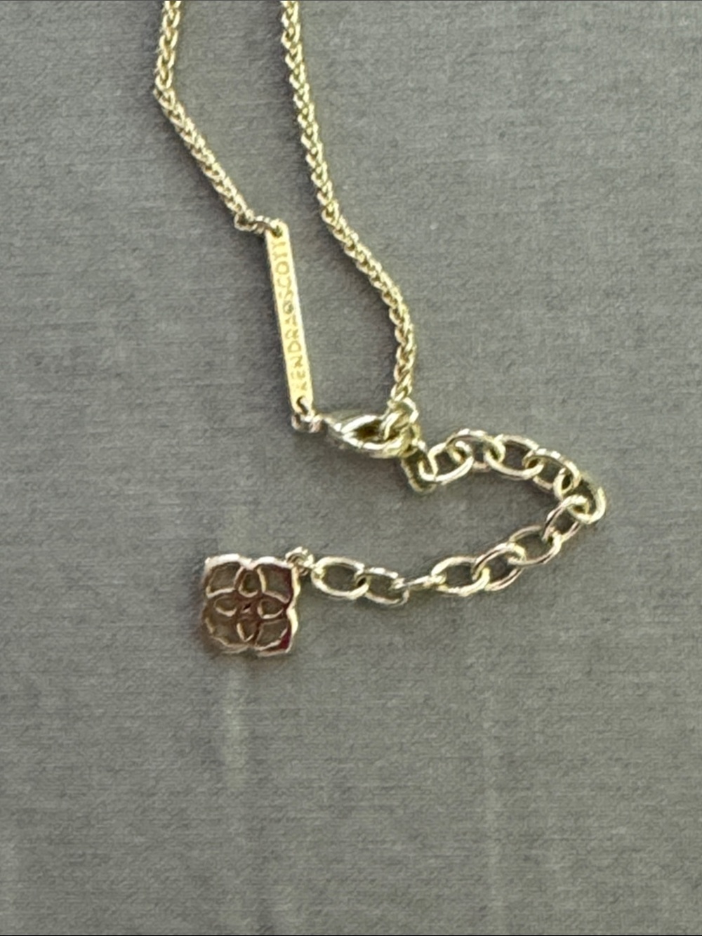 Kendra Scott Macrame Reid Pendant Necklace Nude Abalone Yellow Gold Plated - Picture 3 of 5